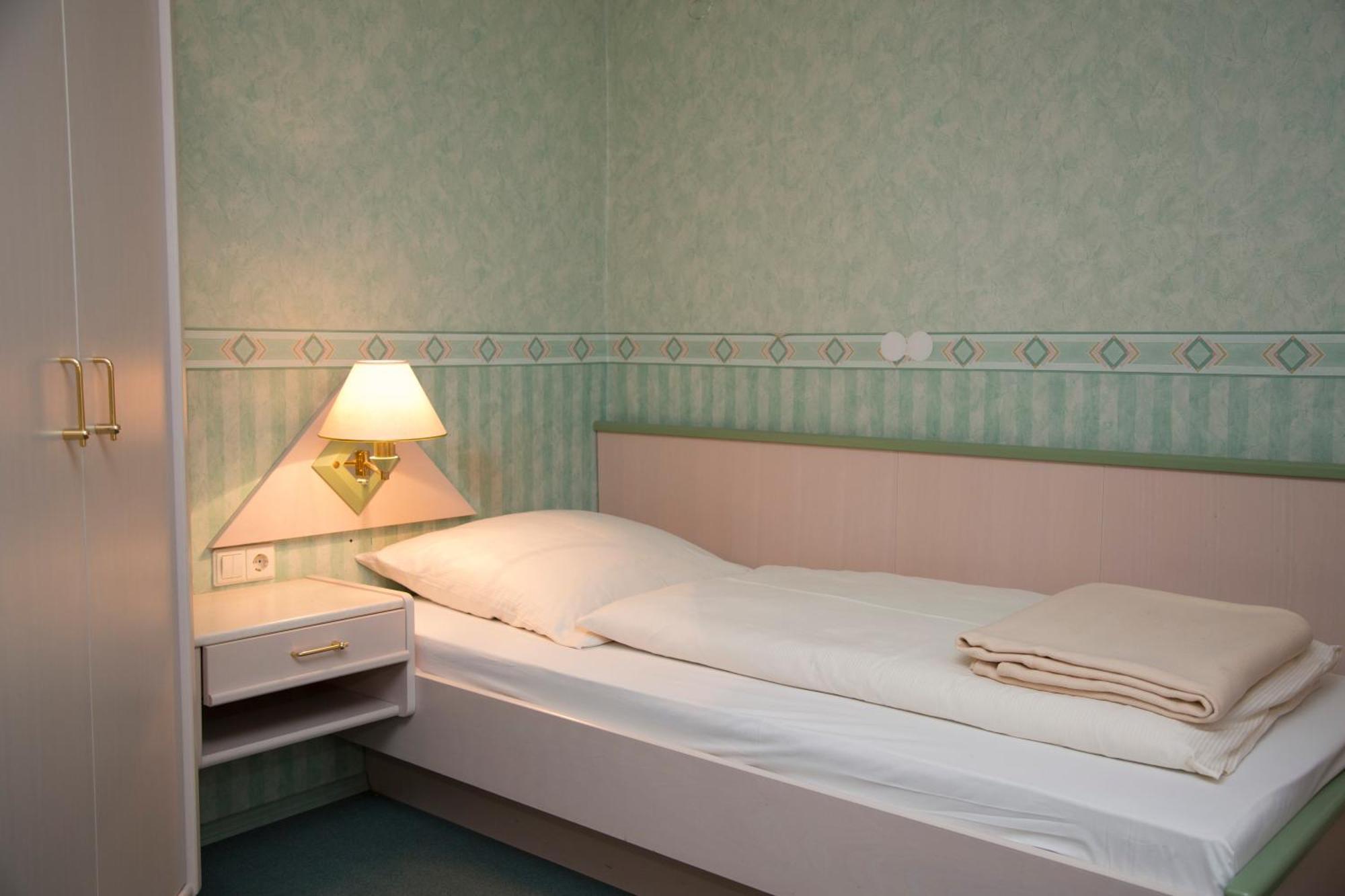 Hotel Garni Promenade Weißenhorn Chambre photo