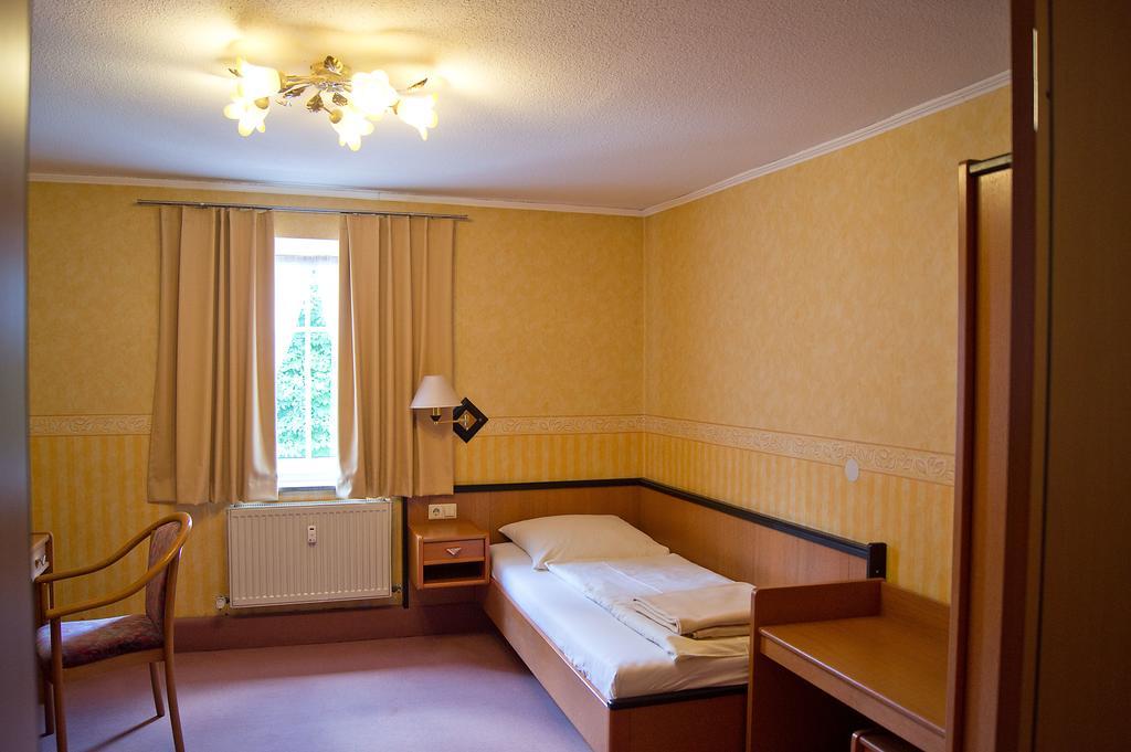 Hotel Garni Promenade Weißenhorn Extérieur photo