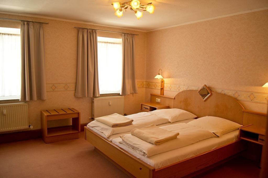 Hotel Garni Promenade Weißenhorn Extérieur photo