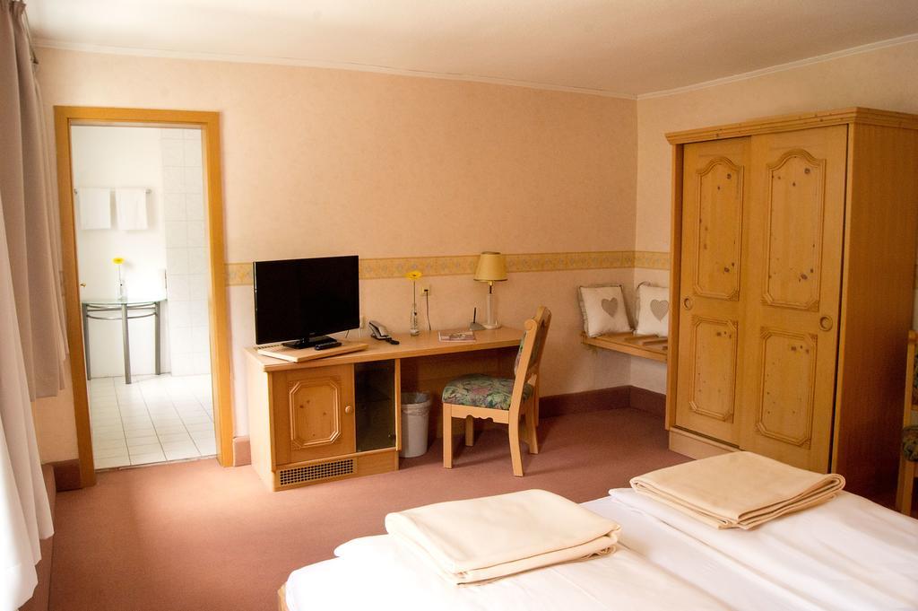 Hotel Garni Promenade Weißenhorn Extérieur photo