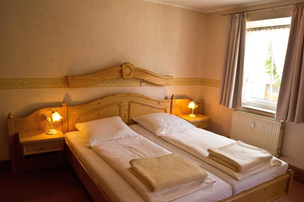 Hotel Garni Promenade Weißenhorn Extérieur photo