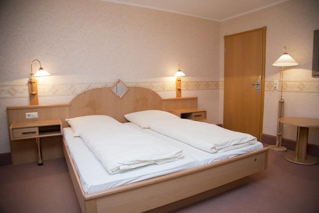 Hotel Garni Promenade Weißenhorn Chambre photo